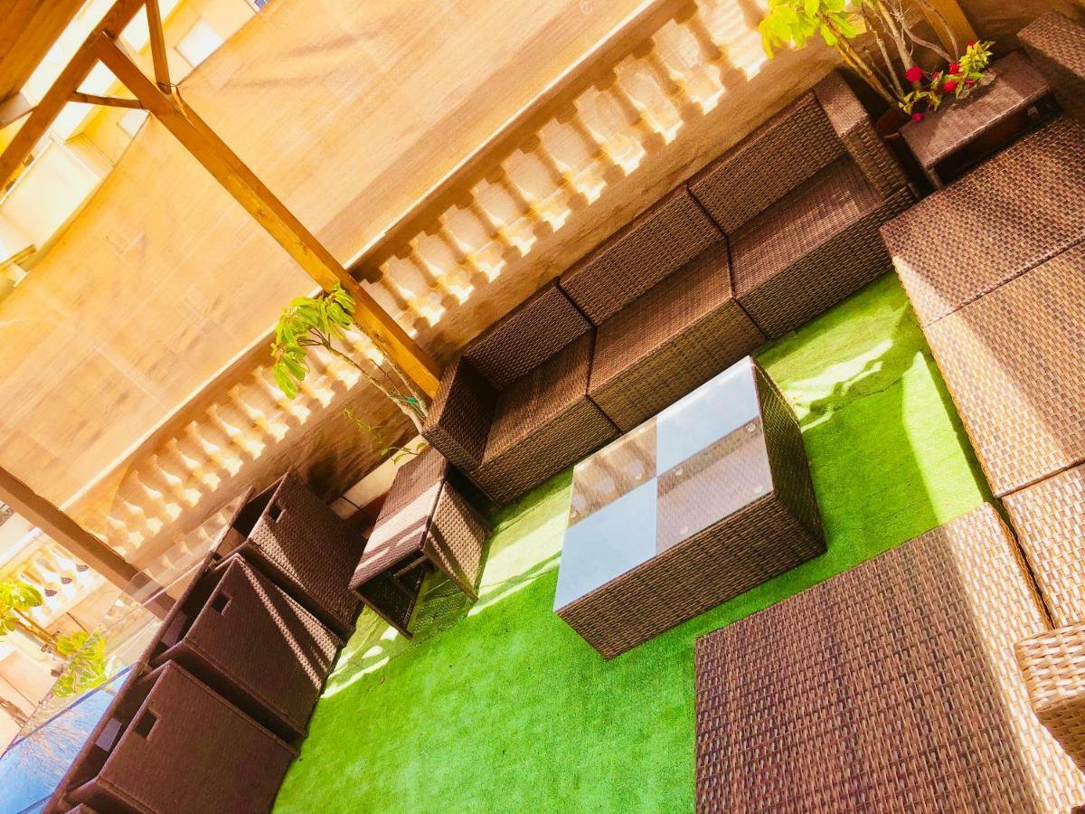 Gran Casa Con Terraza A 3 Min Playa Con Wifi - Rodeada De Servicios Roquetas de Mar Esterno foto